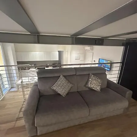 Ariosti 3 - Piazza Maggiore Apartment *