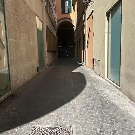 Ariosti 3 - Piazza Maggiore * ボローニャ